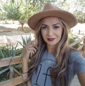 Meet your Posher, Mimi